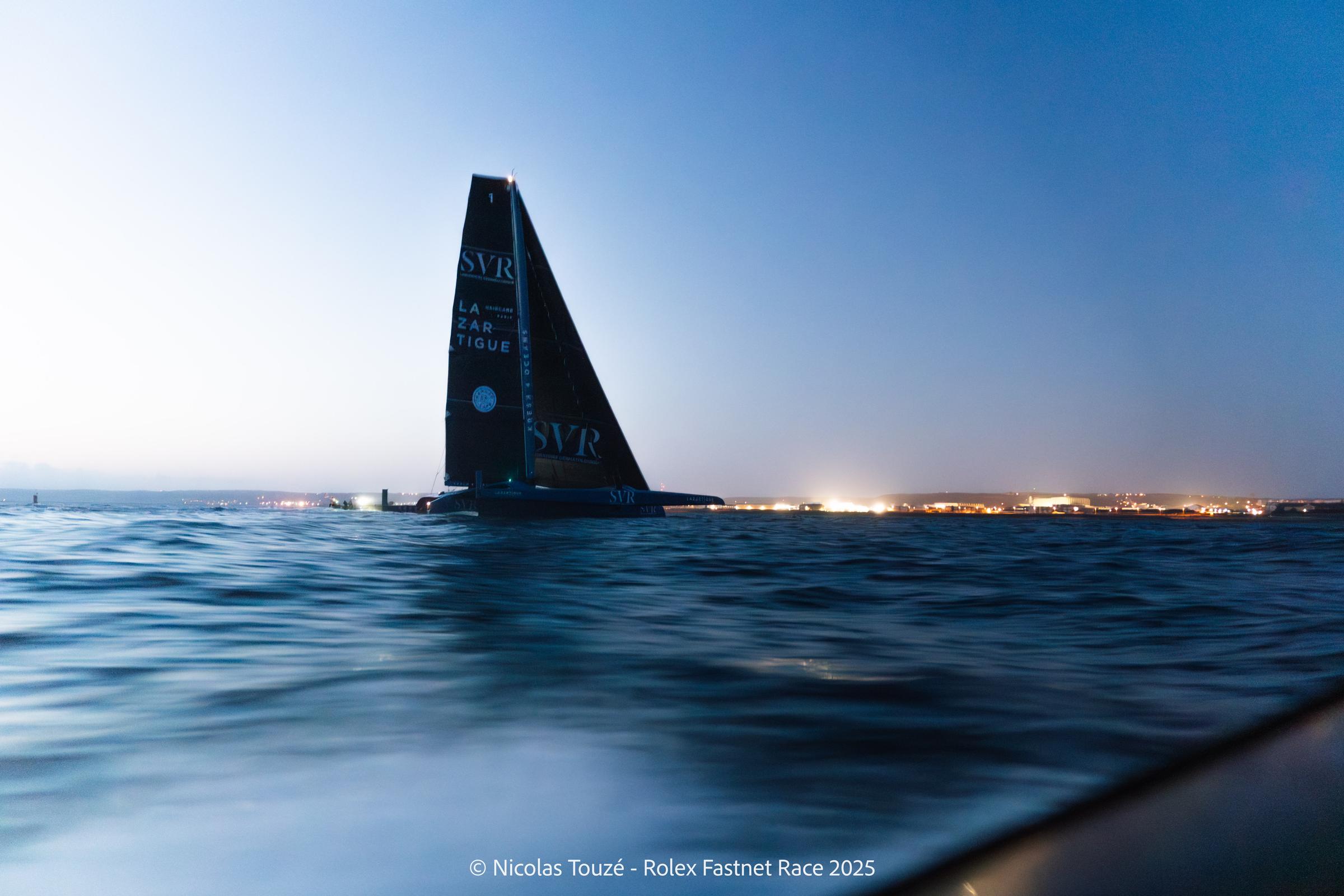 Tom Laperche et SVR–Lazartigue remportent le Line Honour Multicoque de la Rolex Fastnet Race