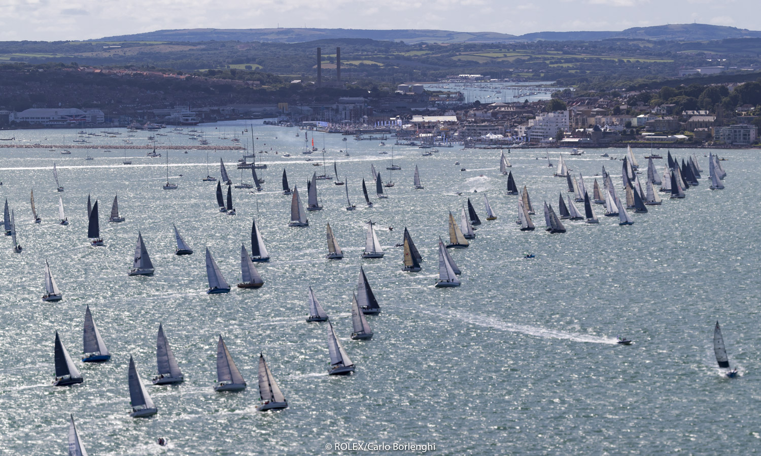 The 47th Rolex Fastnet Race gets underway from the Royal Yacht Squadron line, Cowes, Isle of Wight UK  © Rolex/Carlo Borlenghi