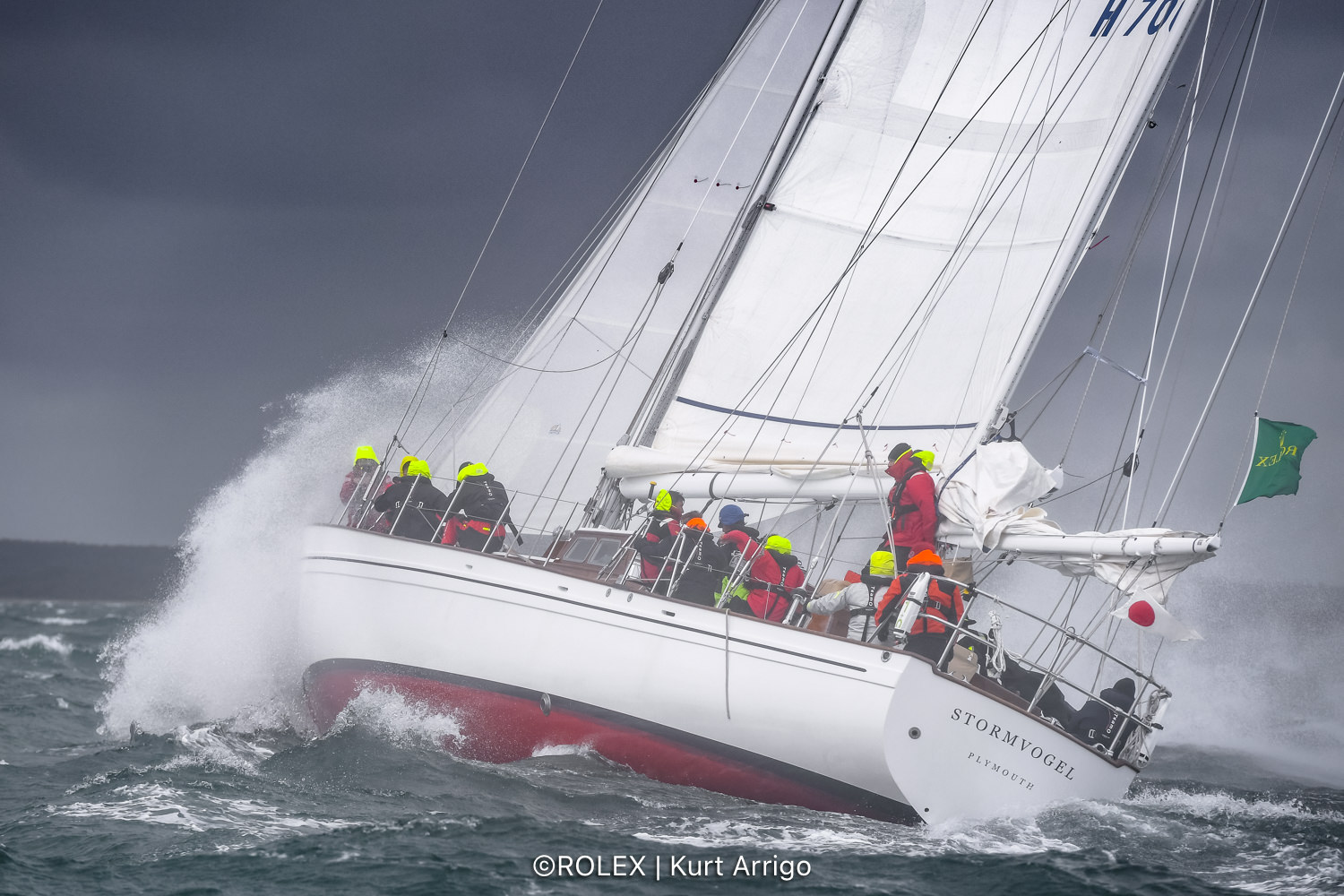 The classic 74ft 1961 ketch Stormvogel, skippered by Graeme Henry, smashes to windward after the start © Kurt Arrigo/Rolex