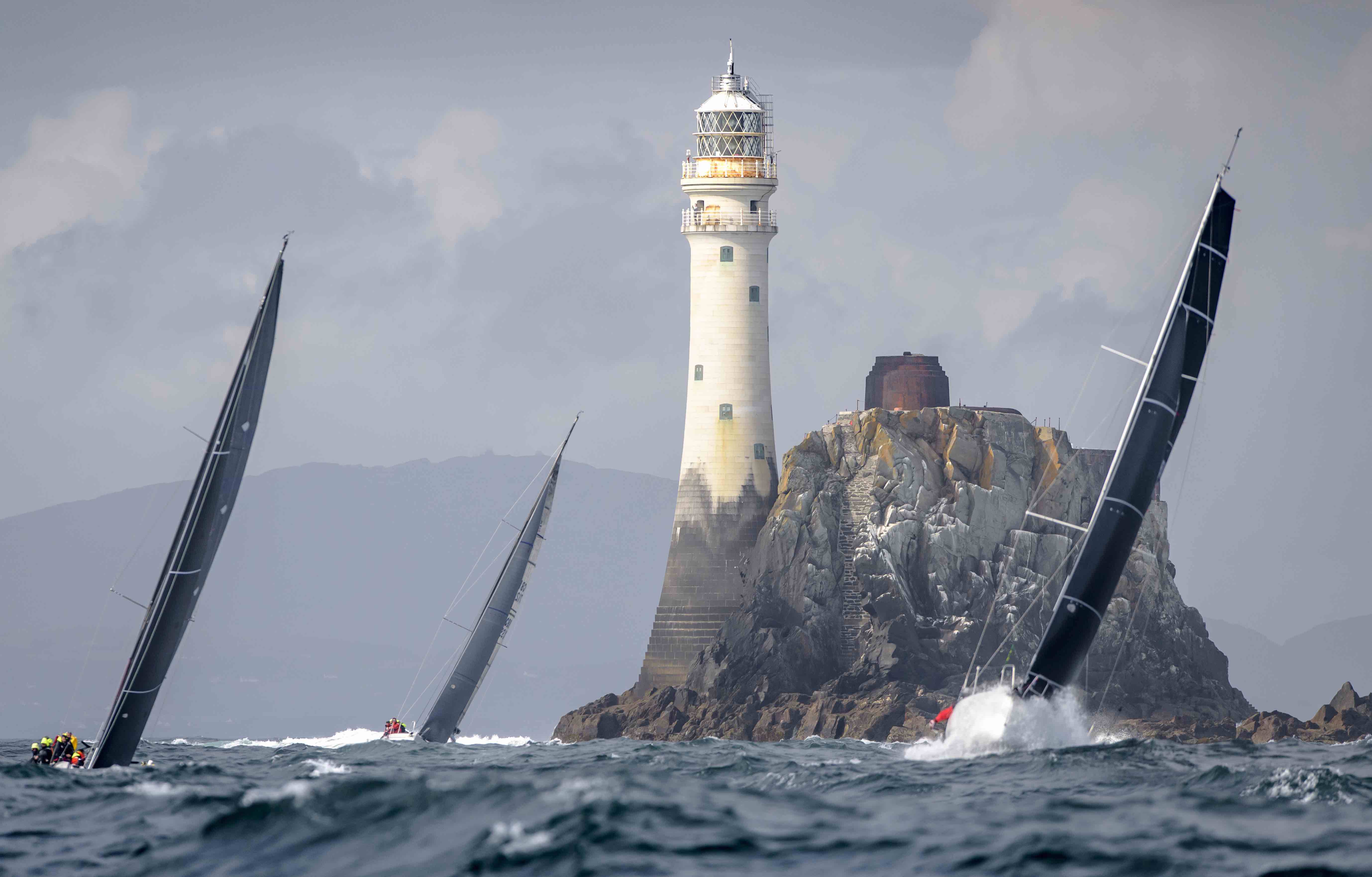 Passage du phare du Fastnet en 2018 / © Rolex - Kurt Arrigo