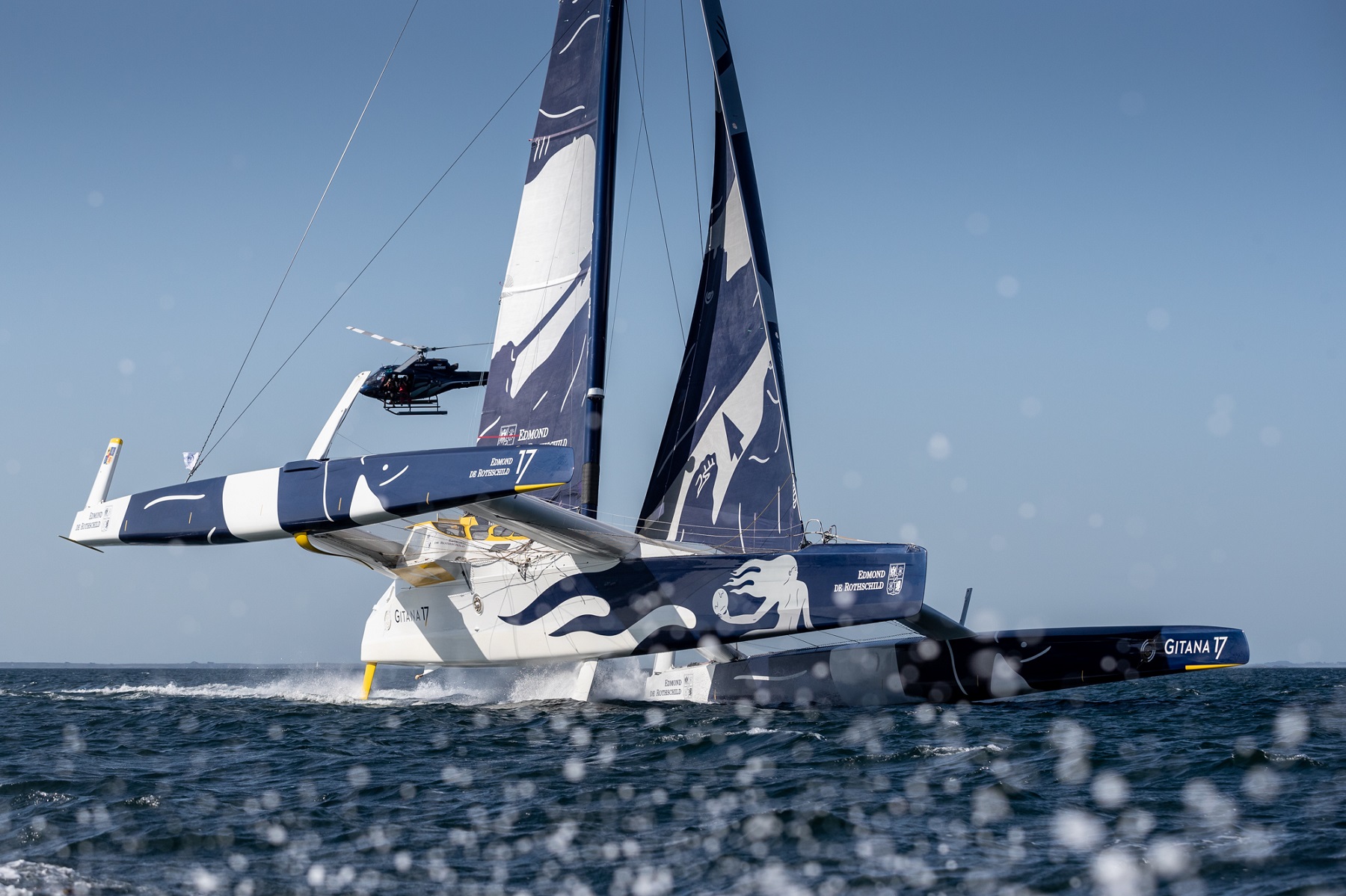 Maxi Edmond de Rothschild détient le record absolu en multicoque de la Rolex Fastnet Race, après avoir bouclé le parcours en 2019 en...1 jour 4hrs 2mins 26 secs © Eloi Stichelbaut - polaRYSE / Gitana S.A.