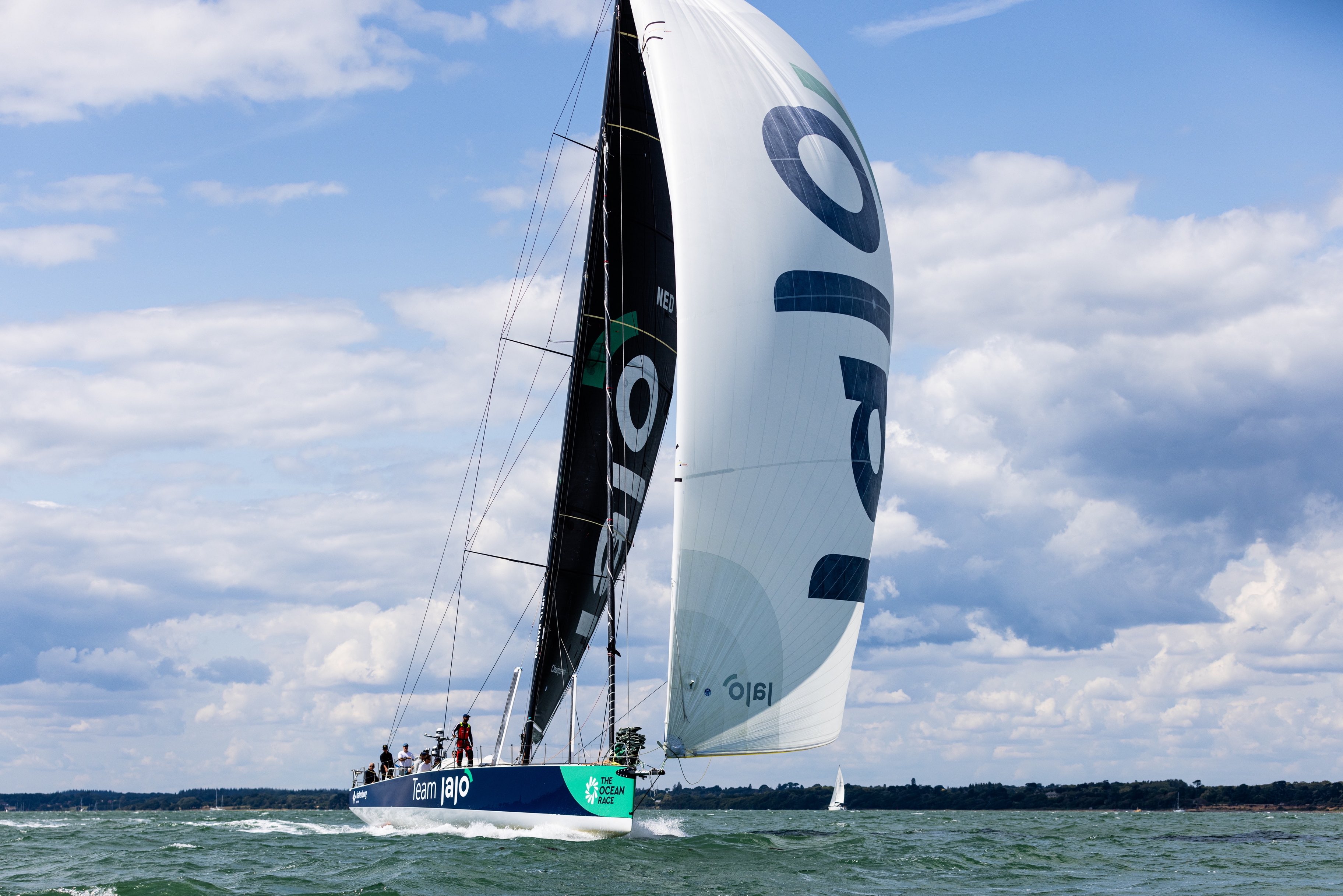 A fast finish for Team Jajo as they steam into Cherbourg-en-Cotentin  © Paul Wyeth/pwpictures.com