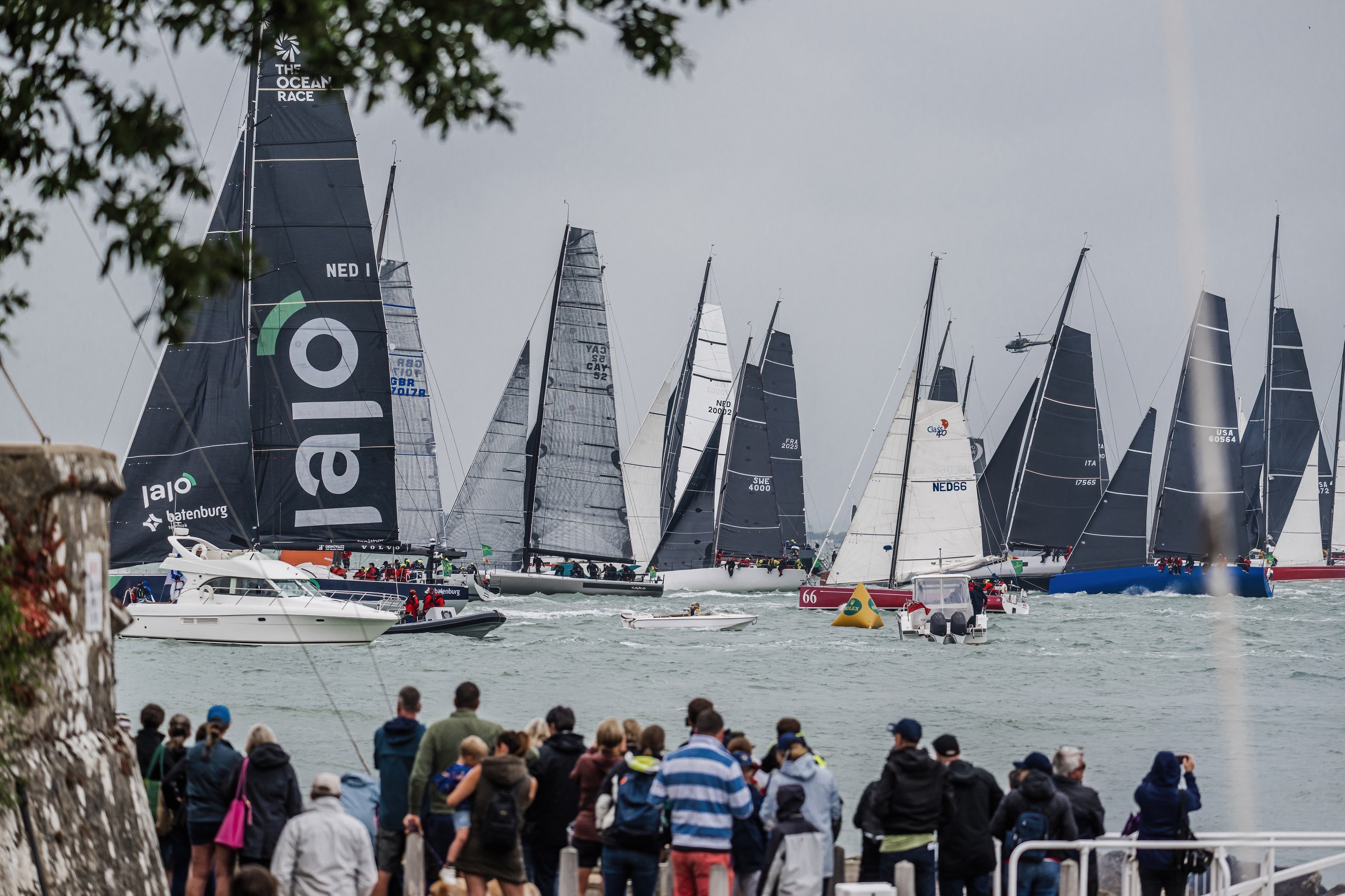 IRC Super Zero and Zero set off from the Squadron line. © Paul Wyeth